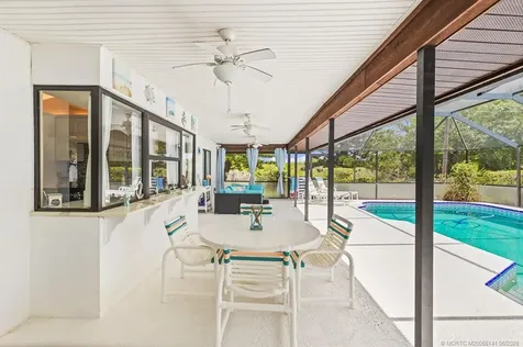 992 SE Thornhill Drive Port St Lucie FL 34983