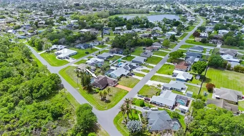 992 SE Thornhill Drive Port St Lucie FL 34983
