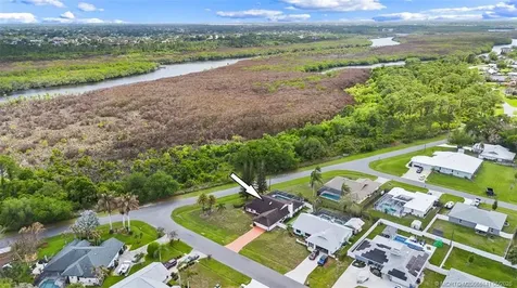 992 SE Thornhill Drive Port St Lucie FL 34983