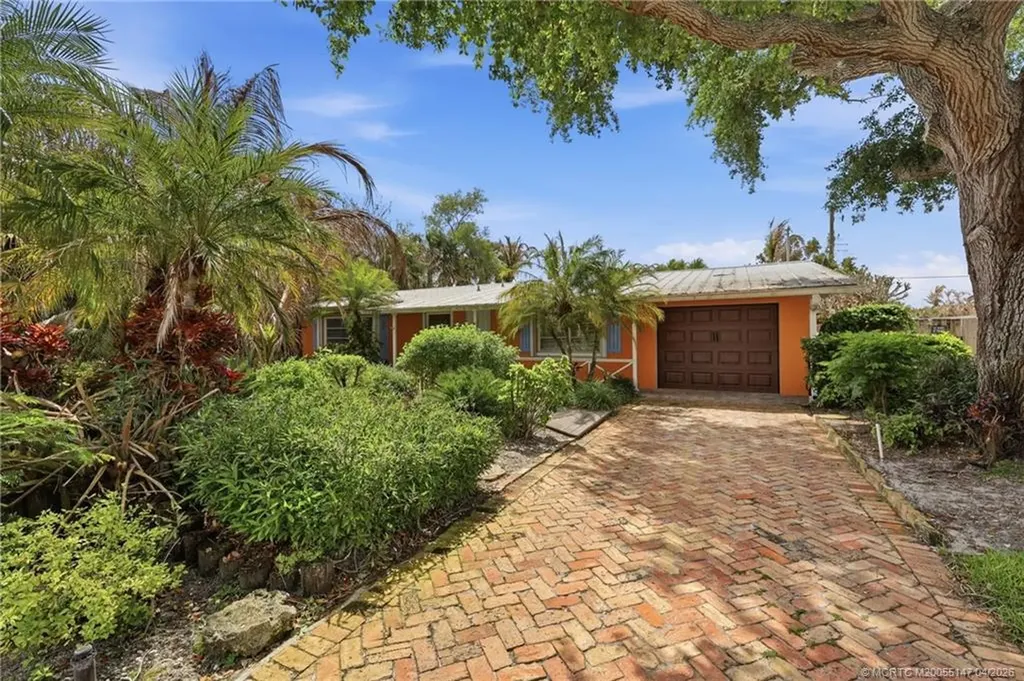 1038 NE Hansen Terrace Jensen Beach FL 34957