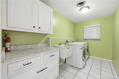 1038 NE Hansen Terrace Jensen Beach FL 34957