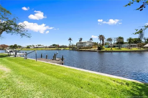 207 Olive Avenue Port St Lucie FL 34952