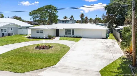 207 Olive Avenue Port St Lucie FL 34952