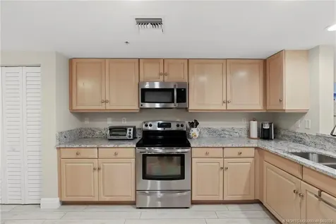 579 NE Plantation Road Stuart FL 34996