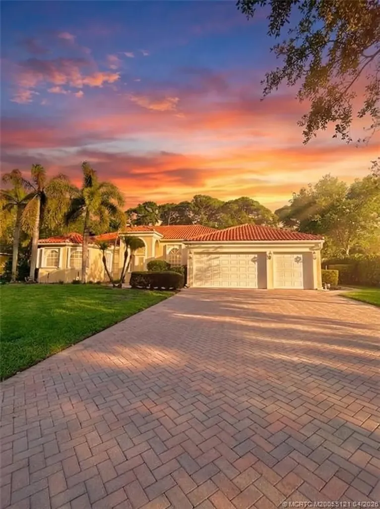 8824 SE Oak Grove Terrace Hobe Sound FL 33455