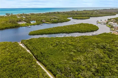 8824 SE Oak Grove Terrace Hobe Sound FL 33455
