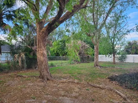 742 SW Nichols Terrace Port St Lucie FL 34953