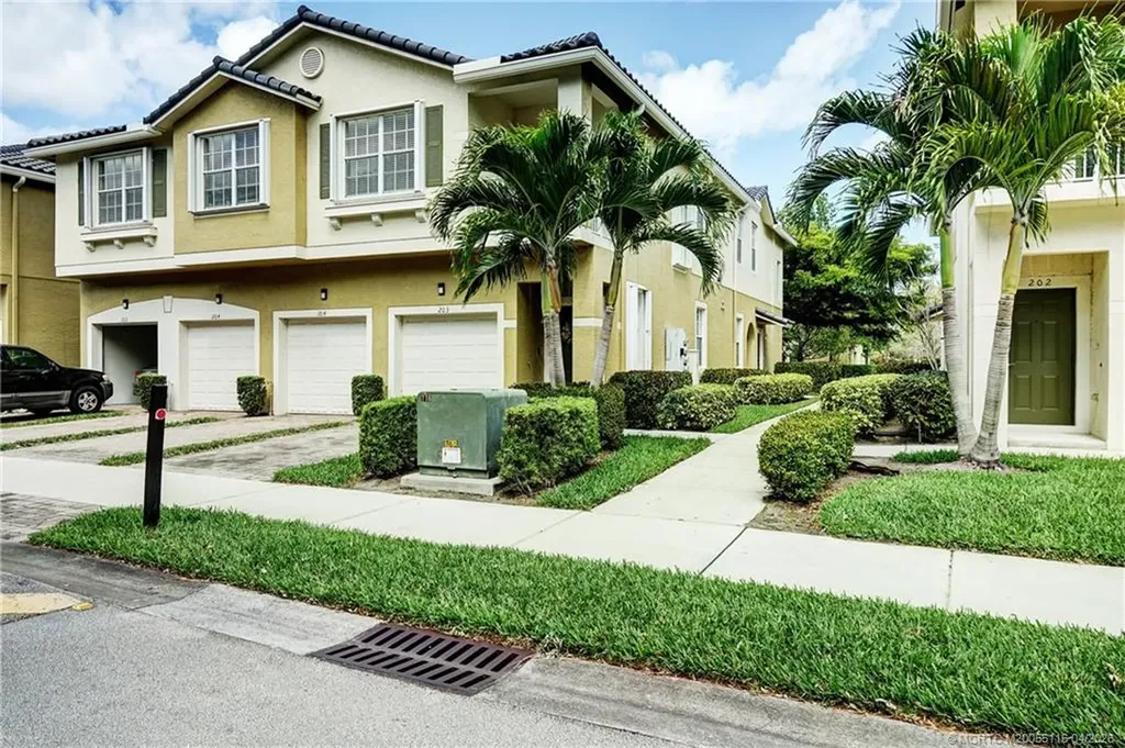 3041 SE Lexington Lakes Drive Stuart FL 34994