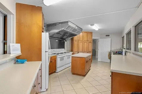 1600 NE Dixie Highway Jensen Beach FL 34957