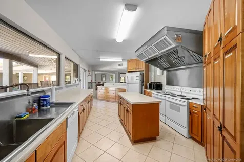 1600 NE Dixie Highway Jensen Beach FL 34957