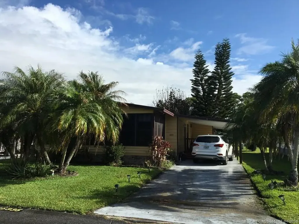 16335 SW Three Wood Way SW Indiantown FL 34956
