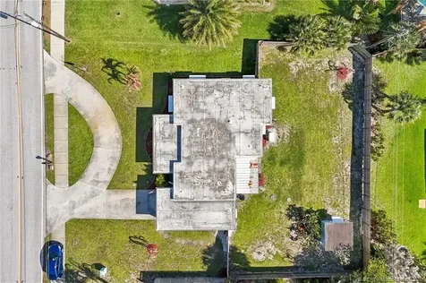 4274 NE Skyline Drive Jensen Beach FL 34957