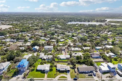 4274 NE Skyline Drive Jensen Beach FL 34957