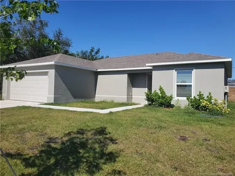611 SW Mccomb Avenue SW Port St Lucie FL 34953
