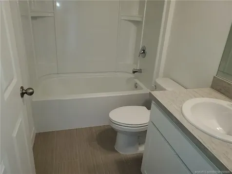 611 SW Mccomb Avenue SW Port St Lucie FL 34953