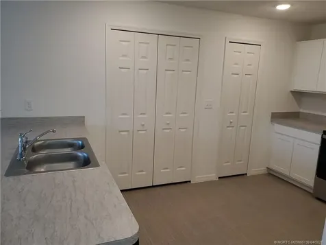 611 SW Mccomb Avenue SW Port St Lucie FL 34953