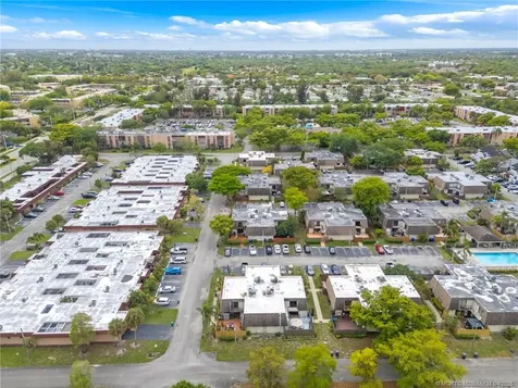 8106 SW 23rd Street North Lauderdale FL 33068