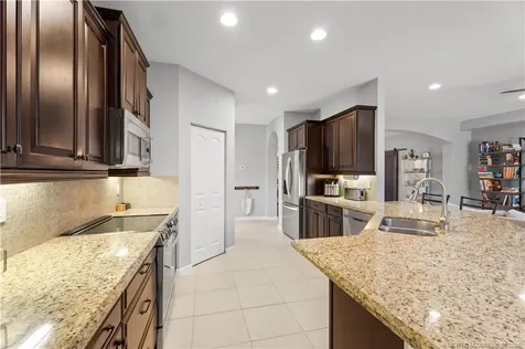 445 NW Sunflower Place Jensen Beach FL 34957
