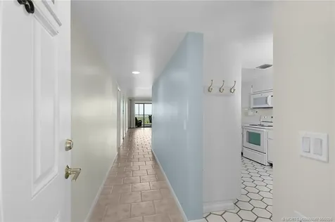529 NE Plantation Road Stuart FL 34996