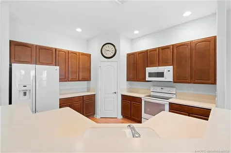 1661 NW Old Oak Terrace Jensen Beach FL 34957