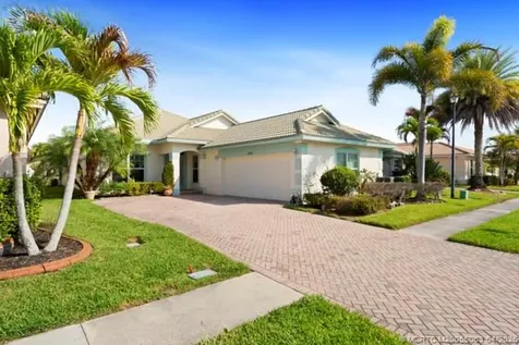 1661 NW Old Oak Terrace Jensen Beach FL 34957