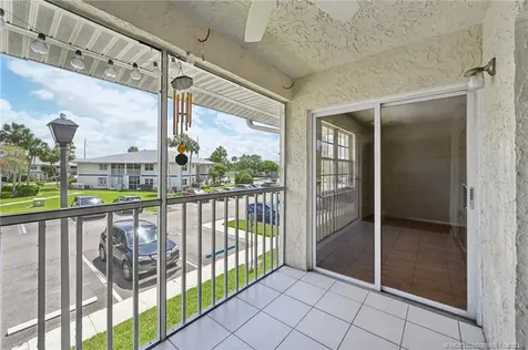 1506 SE Royal Green Circle Port St Lucie FL 34952