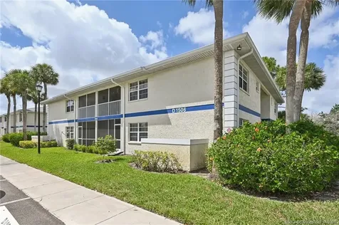 1506 SE Royal Green Circle Port St Lucie FL 34952