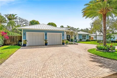 305 SE Flamingo Avenue Stuart FL 34996