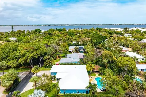 305 SE Flamingo Avenue Stuart FL 34996