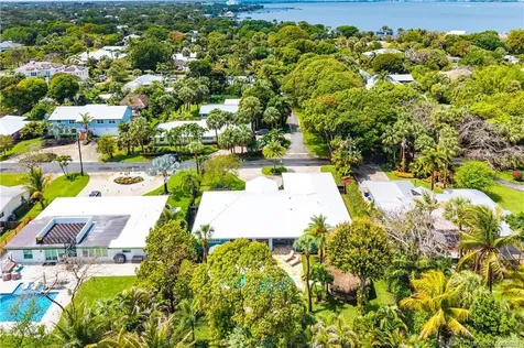 305 SE Flamingo Avenue Stuart FL 34996