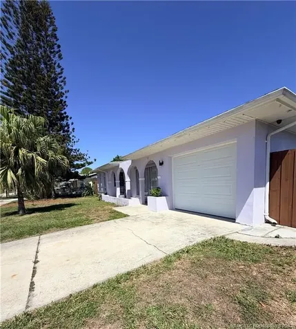 761 SW Ravenswood Lane Port St Lucie FL 34983