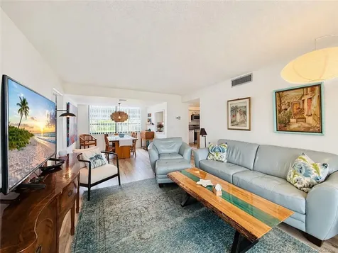 3432 NE Causeway Boulevard Jensen Beach FL 34957