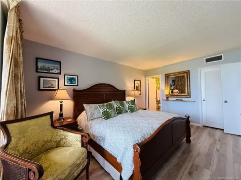 3432 NE Causeway Boulevard Jensen Beach FL 34957