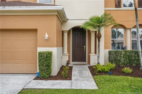 5805 NW Breezy Brook Court Port St Lucie FL 34986