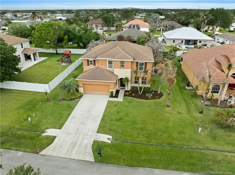 5805 NW Breezy Brook Court Port St Lucie FL 34986