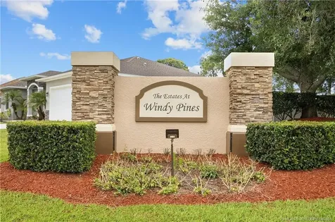 5805 NW Breezy Brook Court Port St Lucie FL 34986