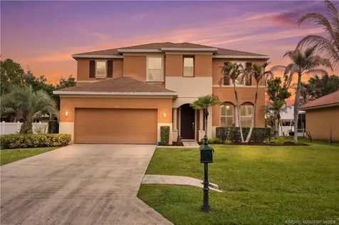 5805 NW Breezy Brook Court Port St Lucie FL 34986