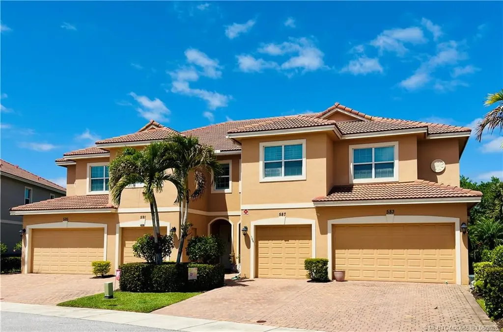 587 SW Glen Crest Way Stuart FL 34997