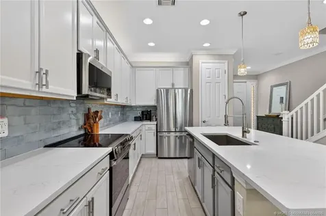 587 SW Glen Crest Way Stuart FL 34997