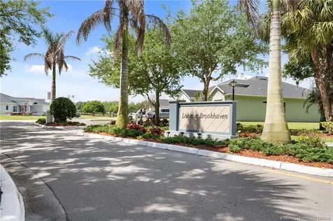 4855 Brookhaven Manor SW SW Vero Beach FL 32968