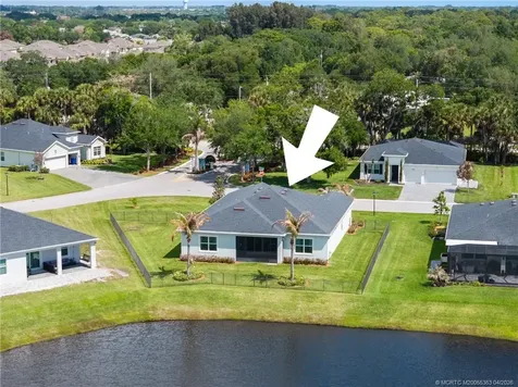 4855 Brookhaven Manor SW SW Vero Beach FL 32968