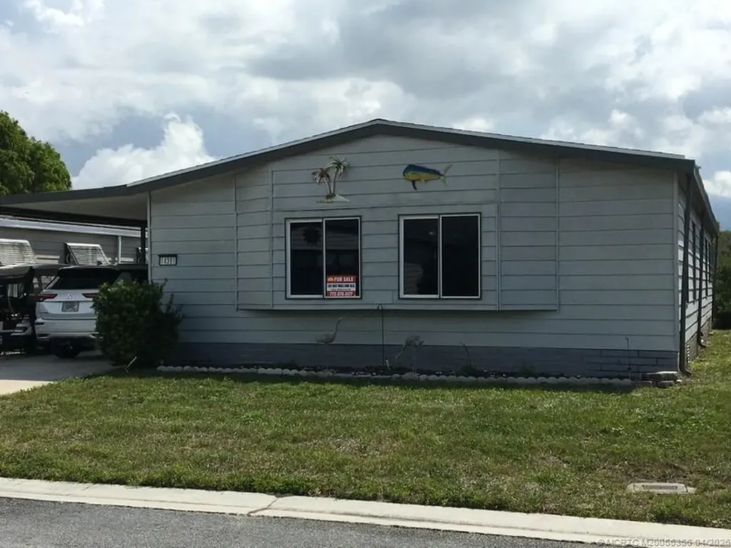 14391 SW Divot Drive Indiantown FL 34956