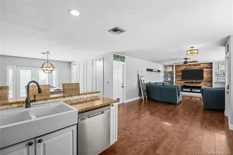 18945 SE Homewood Avenue Tequesta FL 33469