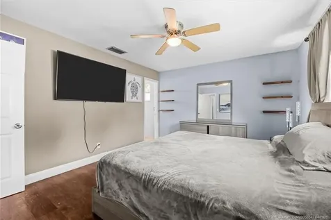 18945 SE Homewood Avenue Tequesta FL 33469