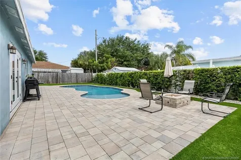 18945 SE Homewood Avenue Tequesta FL 33469