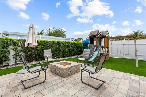 18945 SE Homewood Avenue Tequesta FL 33469