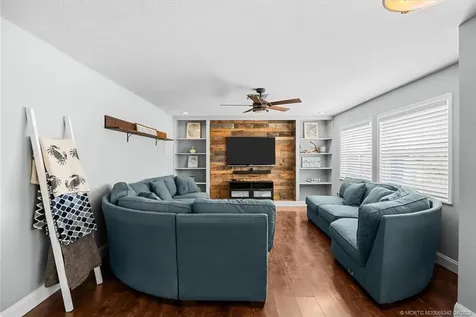18945 SE Homewood Avenue Tequesta FL 33469