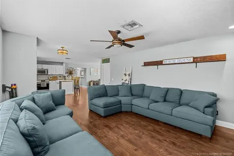 18945 SE Homewood Avenue Tequesta FL 33469