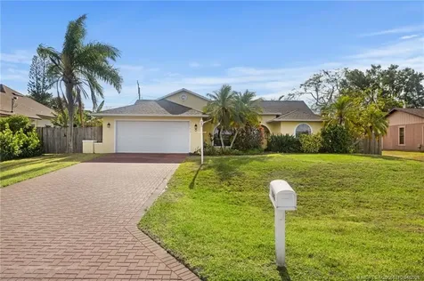2542 SW Kensington Street Port St Lucie FL 34953