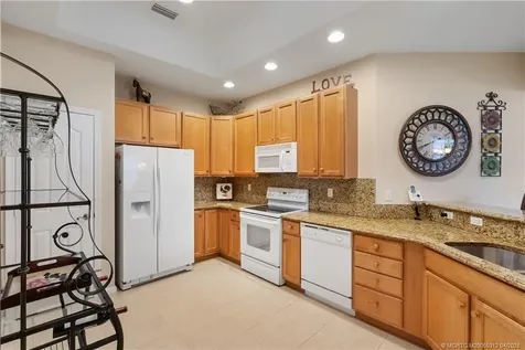 830 NW Red Pine Way Jensen Beach FL 34957